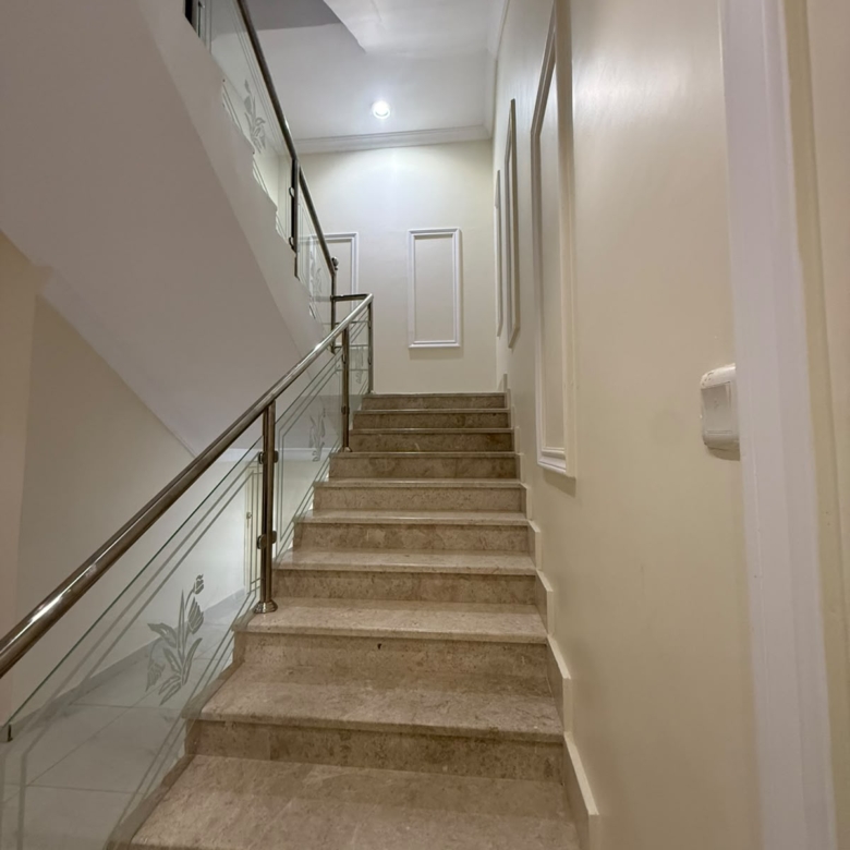 780